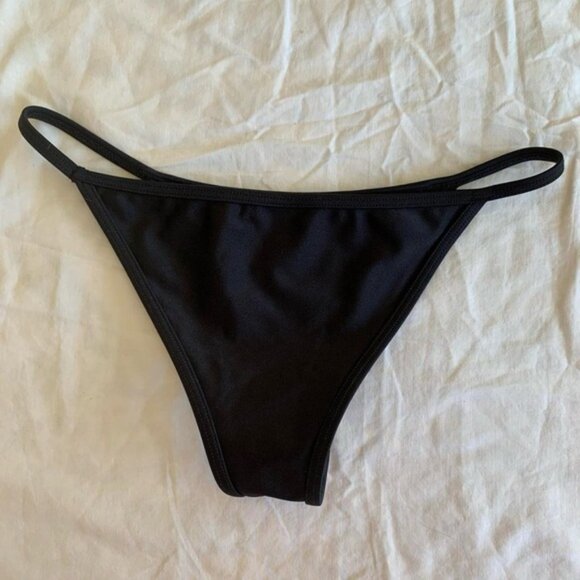 Dippin’ Daisy’s Black Bikini 2-Piece Set - Picture 6 of 8